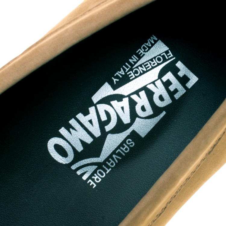 مملوكة مسبقًا Salvatore Ferragamo Dark Beige Nubuck Londra Loafers Size 42