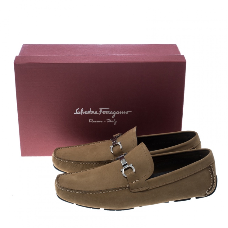 مملوكة مسبقًا Salvatore Ferragamo Dark Beige Nubuck Londra Loafers Size 42