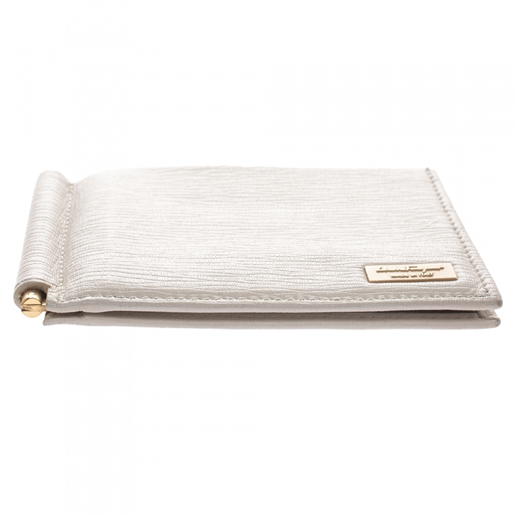 Pre Owned Salvatore Ferragamo Cream Leather Money Clip Wallet