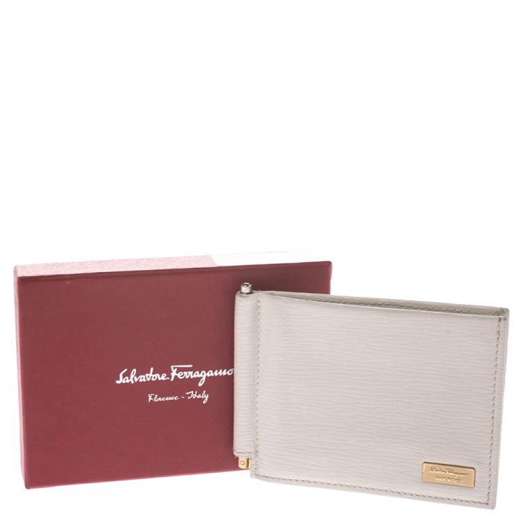 Pre Owned Salvatore Ferragamo Cream Leather Money Clip Wallet