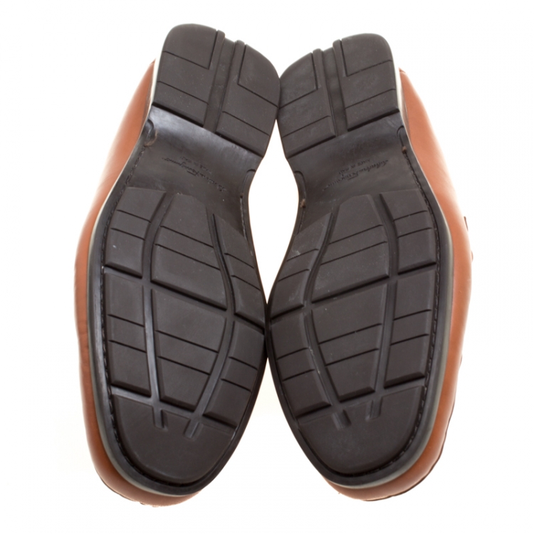 ممل�وكة مسبقًا Salvatore Ferragamo Brown Leather Gancini Loafers Size 44.5