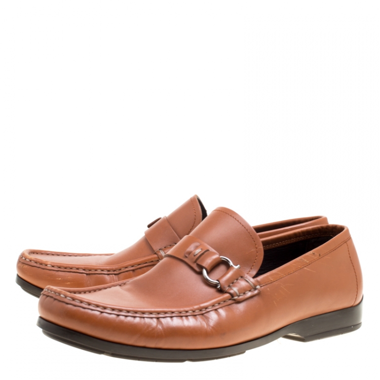 مملوكة مسبقًا Salvatore Ferragamo Brown Leather Gancini Loafers Size 44.5