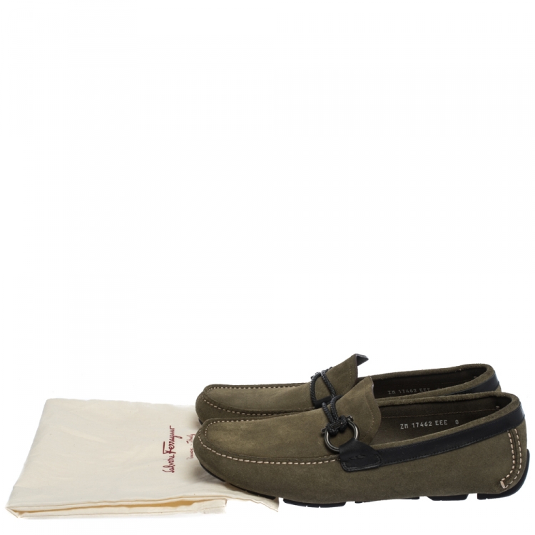 مملوكة مسبقًا Salvatore Ferragamo Green Suede Gancio Bit Loafers Size 42