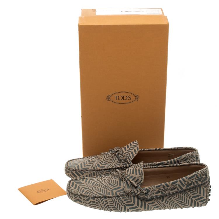 مملوكة مسبقًا Tod's Beige and Grey Printed Leather Bow Loafers Size 44