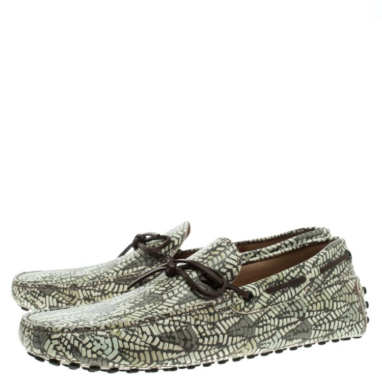 مملوكة مسبقًا Tod's Green Abstract Print Leather Bow Loafers Size 42.5