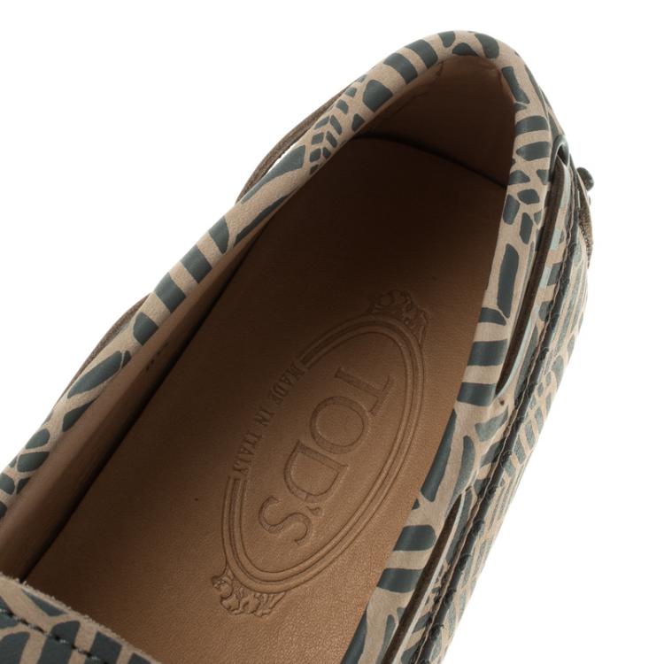 Pre Owned Tod's Beige and Grey Printed Leather Bow Loafers Size 42.5