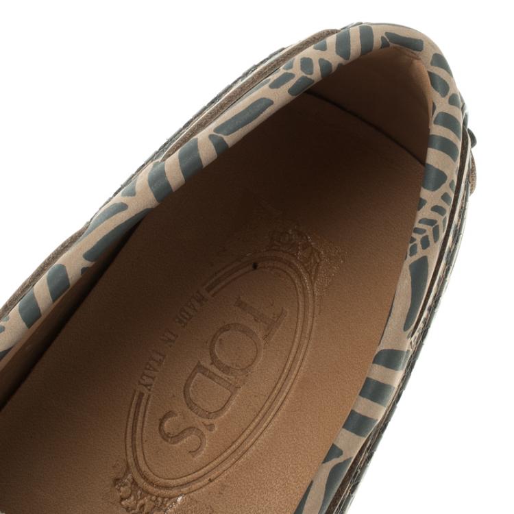 Pre Owned Tod's Beige and Grey Printed Leather Bow Loafers Size 42