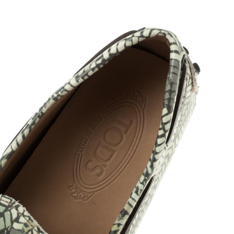 مملوكة مسبقًا Tod's Green Abstract Print Leather Bow Loafers Size 42