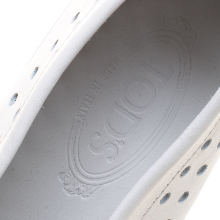 مملوكة مسبقًا Tod's White Perforated Leather Loafers Size 43