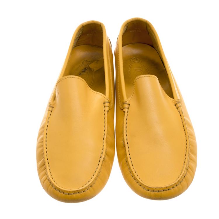 مملوكة مسبقًا Tod's Yellow Leather Moccasins Size 42.5