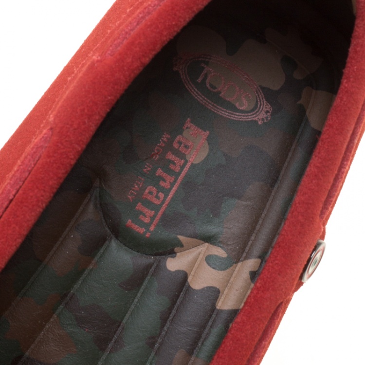 Pre Owned Tod's For Ferrari Red Suede with Camo Print Lining Bow Loafers Size 41.5