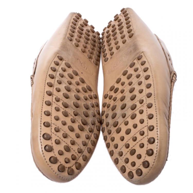 Pre Owned Tod's Beige Leather Gommino Loafers Size 42.5