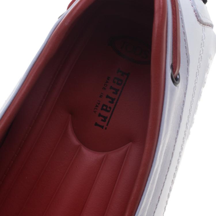 مملوكة مسبقًا Tod's for Ferrari White and Red Leather Bow Loafers Size 43