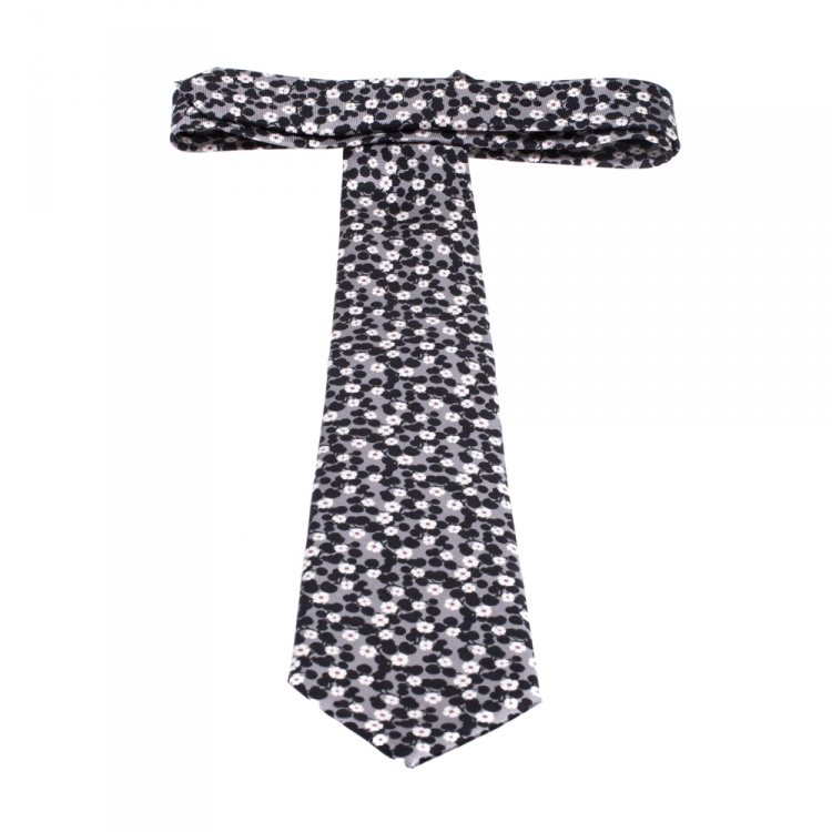 Pre Owned Tom Ford Grey and Black Floral Print Silk Traditional Tie
