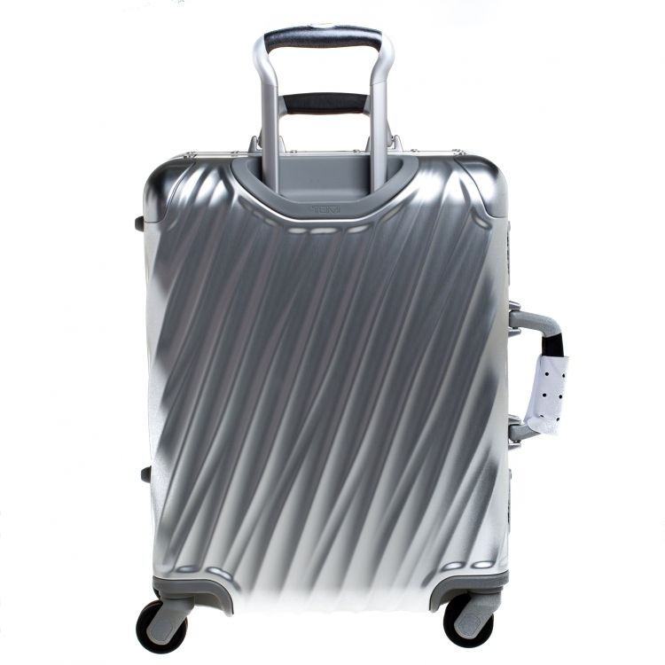 Pre Owned TUMI Sliver Aluminum 4 Wheel Short Trip Packing Case 19 Degrees Luggage 55