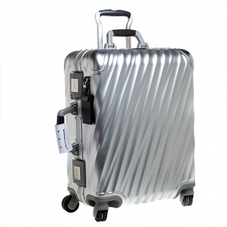 Pre Owned TUMI Sliver Aluminum 4 Wheel Short Trip Packing Case 19 Degrees Luggage 55