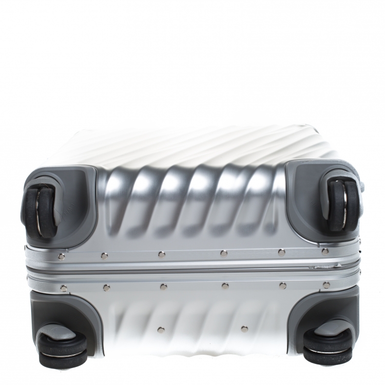 Pre Owned TUMI Sliver Aluminum 4 Wheel Short Trip Packing Case 19 Degrees Luggage 55