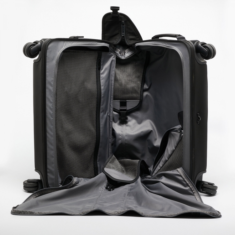 Pre Owned TUMI Black Nylon 4 Wheeled Alpha 3 Garment Bag