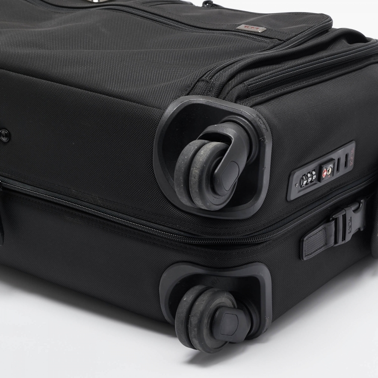 Pre Owned TUMI Black Nylon 4 Wheeled Alpha 3 Garment Bag
