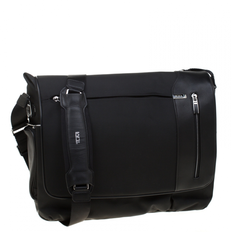 Pre Owned Tumi Black Nylon and Leather Arrive Galeao Messenger Bag