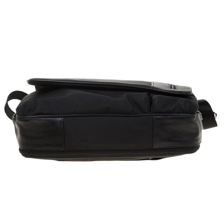 Pre Owned Tumi Black Nylon and Leather Arrive Galeao Messenger Bag