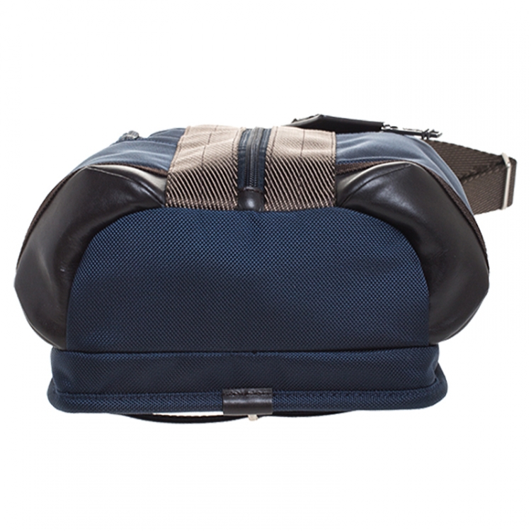 tumi saratoga sling bag