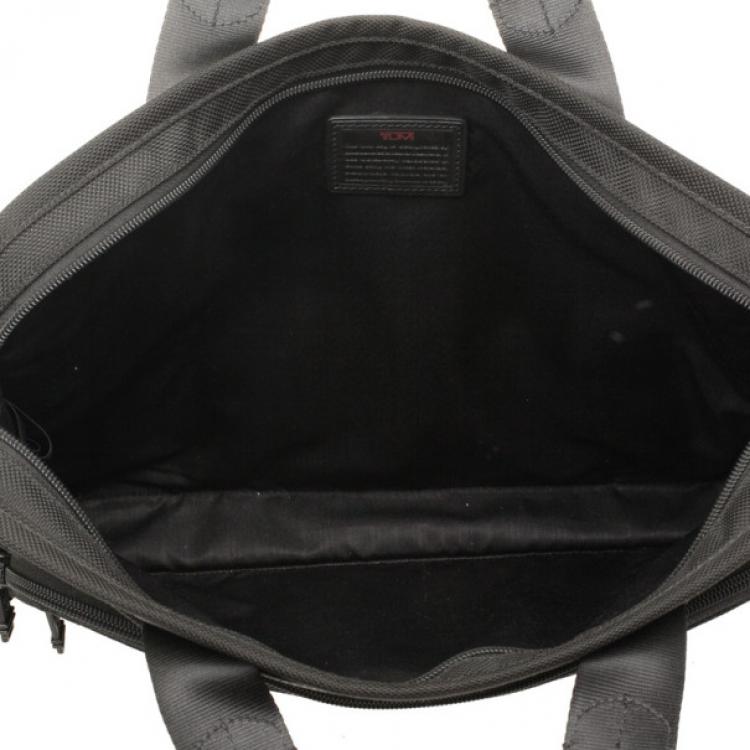 Pre Owned TUMI Black Slim Large Screen Laptop Briefcase
