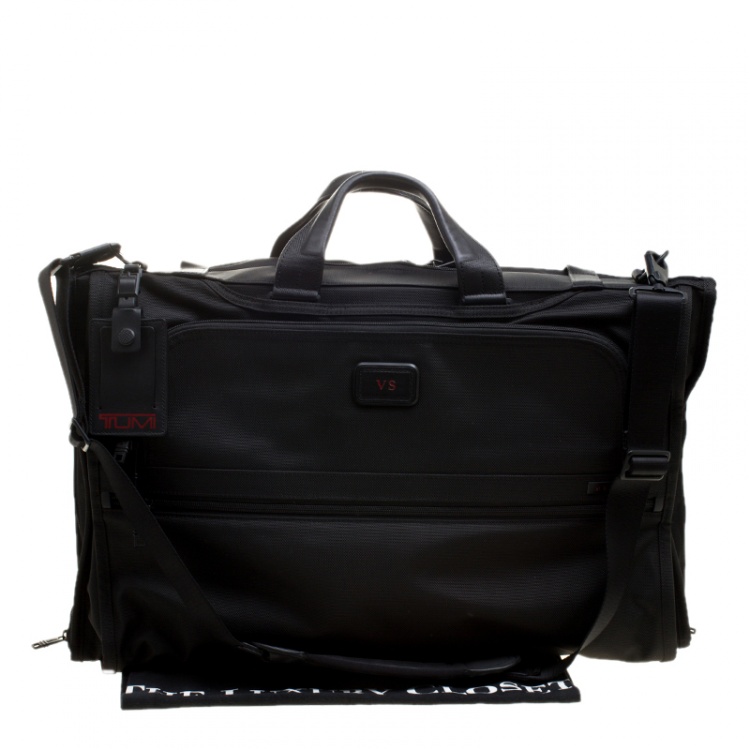 Pre Owned Tumi Black Nylon Tri Fold Alpha II Garment Travel Bag