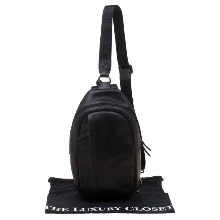 Pre Owned Tumi Black Leather Murano Sling Backpack
