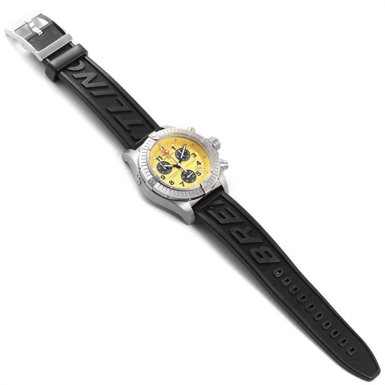 breitling avenger m1 yellow