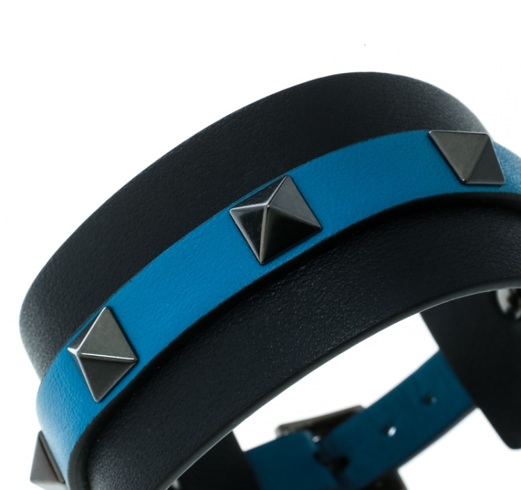Pre Owned Valentino Large Rockstud Bi Color Blue Leather Gunmetal Tone Cuff Bracelet 