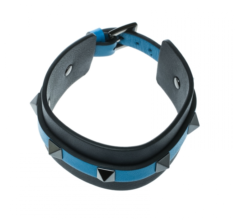 Pre Owned Valentino Large Rockstud Bi Color Blue Leather Gunmetal Tone Cuff Bracelet 