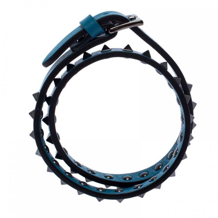 Pre Owned Valentino Rockstud Blue Leather Gunmetal Tone Wrap Bracelet