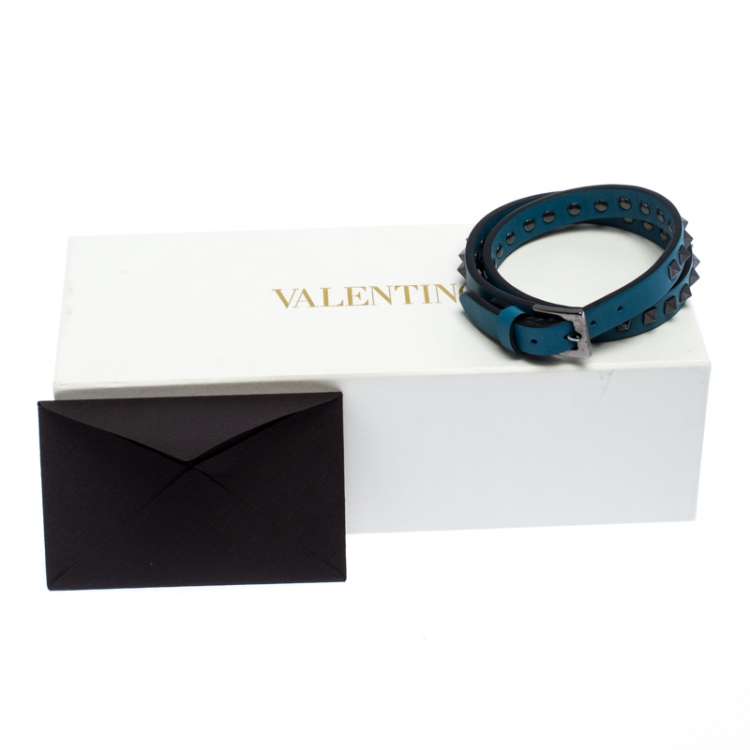 Pre Owned Valentino Rockstud Blue Leather Gunmetal Tone Wrap Bracelet