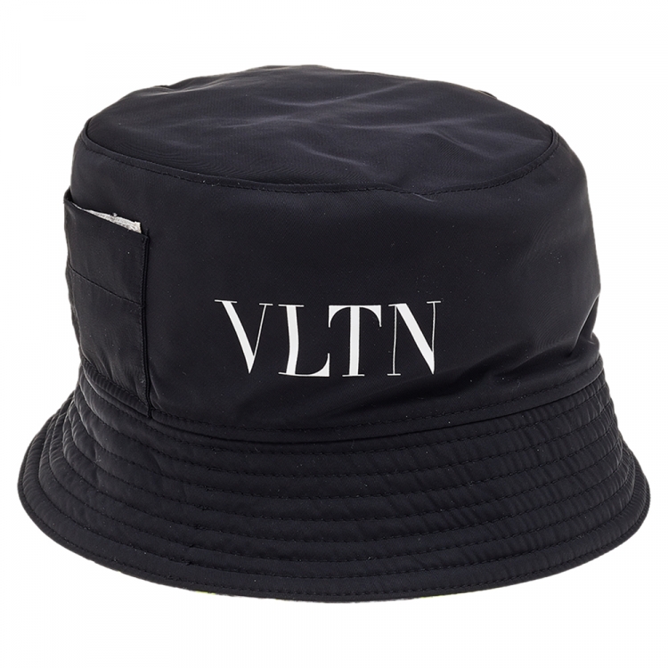 Valentino Black VLTN Pop Print Reversible Bucket Hat Size 58 ...
