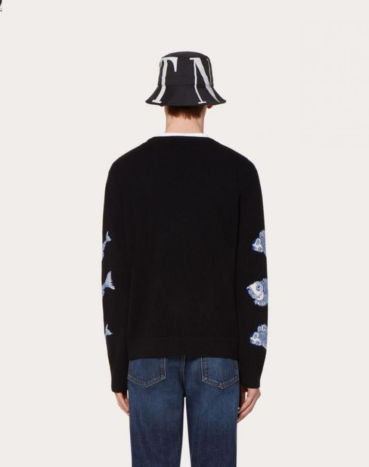 Pre Owned Valentino Black Wool with All Over Fishrain Inlay Crew Neck Sweater M