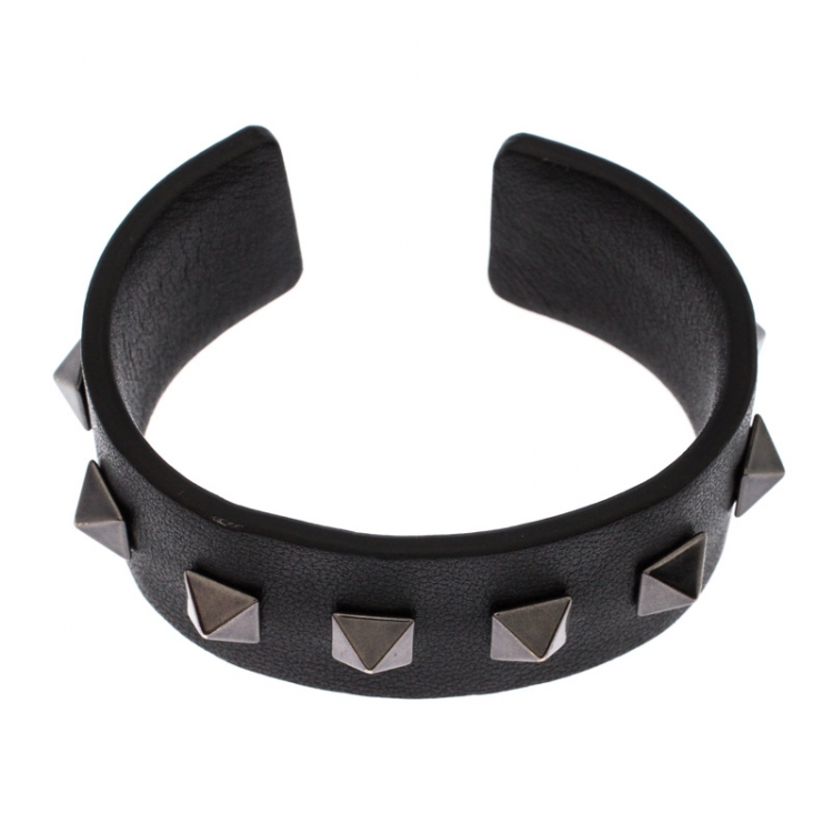 Pre Owned Valentino Rockstud Black Leather Open Cuff Bracelet