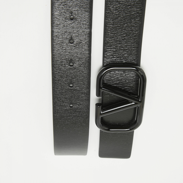 Pre Owned Valentino Black Leather VLogo Buckle Belt 100CM