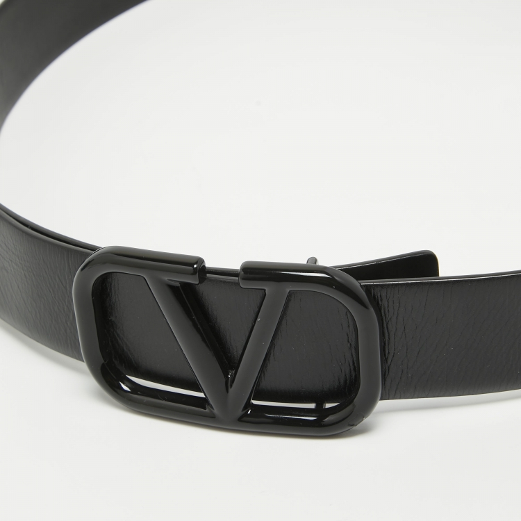 Pre Owned Valentino Black Leather VLogo Buckle Belt 100CM