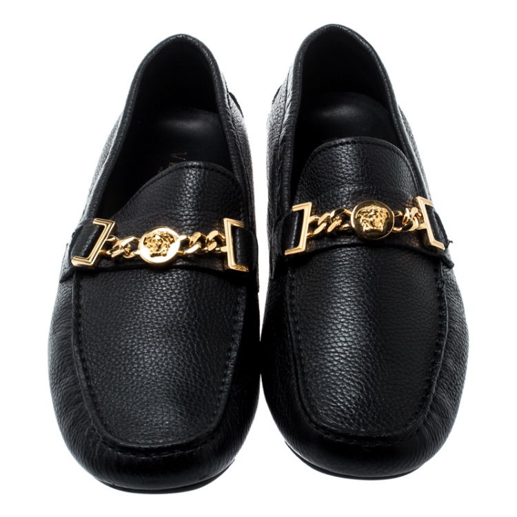 Pre Owned Versace Black Grained Leather Medusa Icon Chain Detail Loafers Size 42