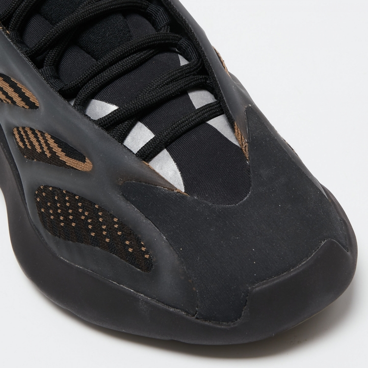 Pre Owned Yeezy x Adidas Brown/Black Knit Fabric and Rubber 700 V3 Clay Brown Sneakers Size 41 1/3