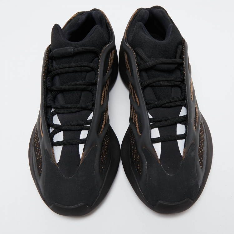Pre Owned Yeezy x Adidas Brown/Black Knit Fabric and Rubber 700 V3 Clay Brown Sneakers Size 41 1/3