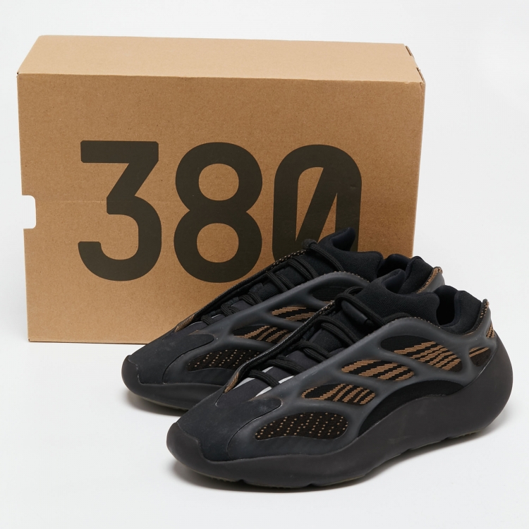 Pre Owned Yeezy x Adidas Brown/Black Knit Fabric and Rubber 700 V3 Clay Brown Sneakers Size 41 1/3