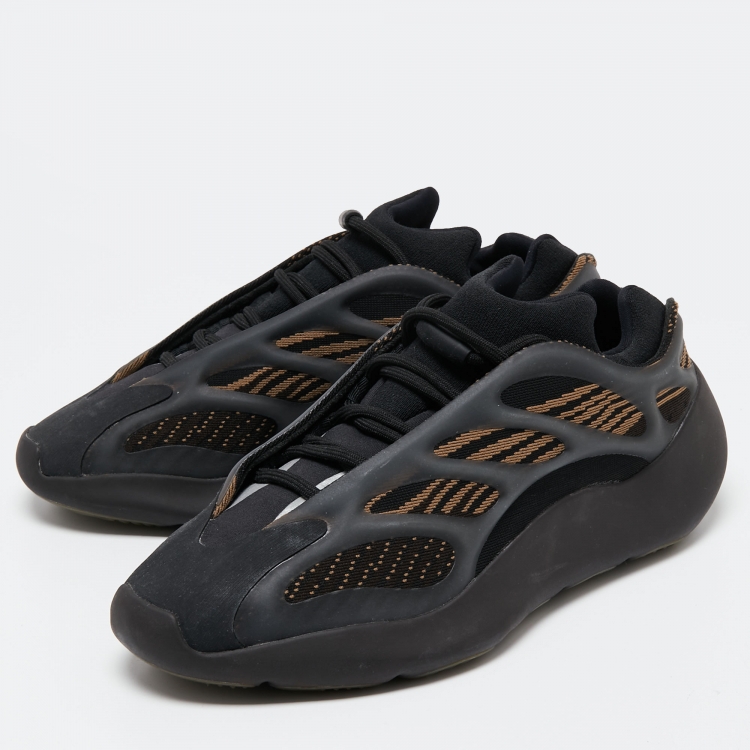 Pre Owned Yeezy x Adidas Brown/Black Knit Fabric and Rubber 700 V3 Clay Brown Sneakers Size 41 1/3