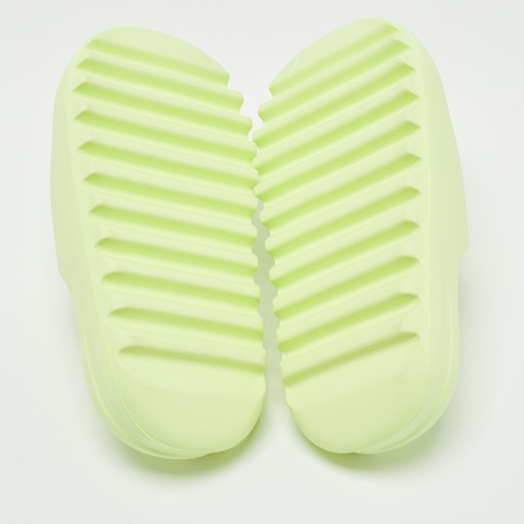 Pre Owned Yeezy x Adidas Neon Green Rubber Glow Green Slides Size 40.5