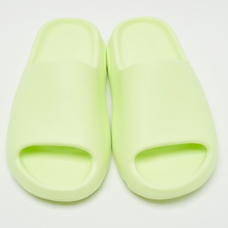Pre Owned Yeezy x Adidas Neon Green Rubber Glow Green Slides Size 40.5