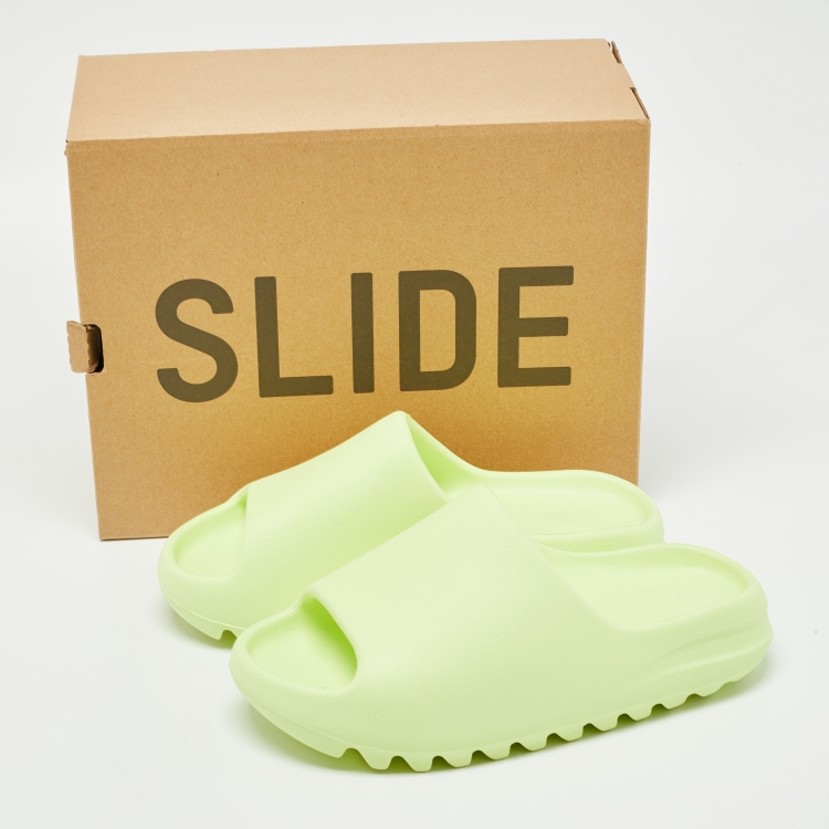Pre Owned Yeezy x Adidas Neon Green Rubber Glow Green Slides Size 40.5