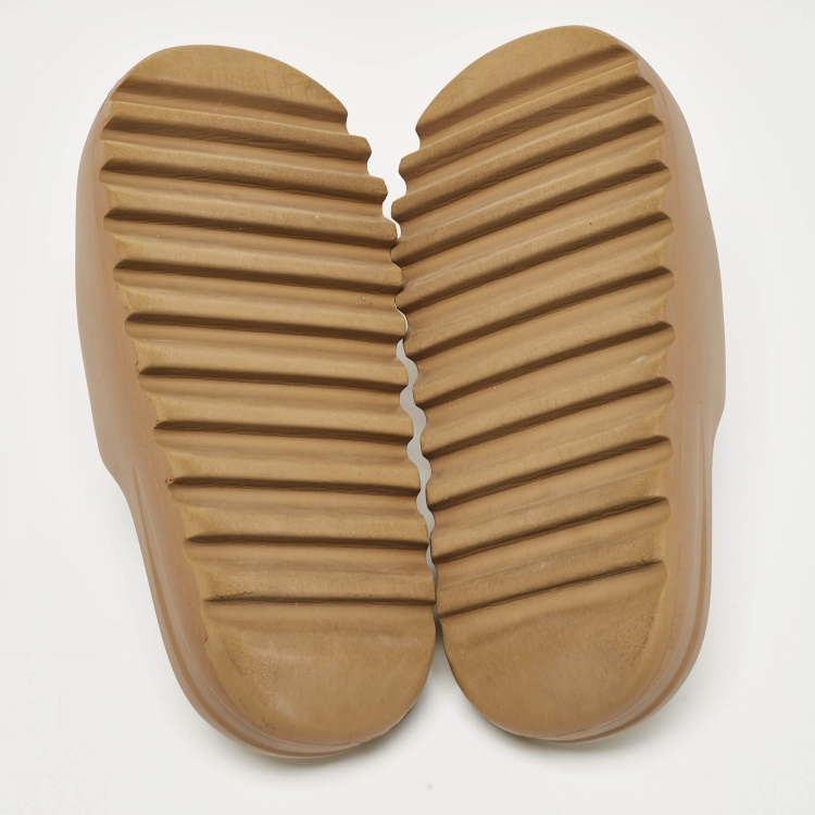 Pre Owned Yeezy x Adidas Brown Rubber Core Slides Size 46