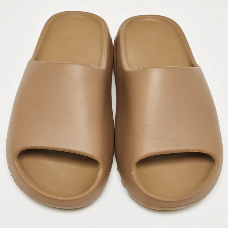 Pre Owned Yeezy x Adidas Brown Rubber Core Slides Size 46