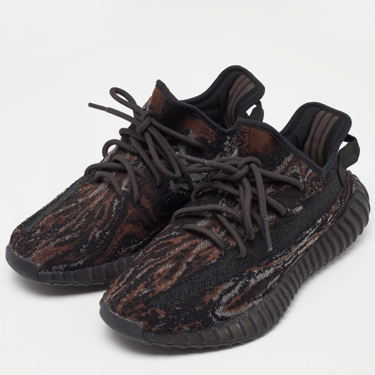 Pre Owned Yeezy x Adidas Brown/Black Knit Fabric Boost 350 V2 Mx-Oat Sneakers Size 42.5